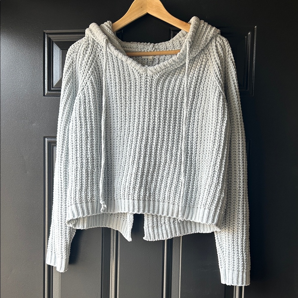 Miracle Light Blue-Gray V-Neck Cropped Hooded Sweater